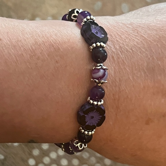 New Gorgeous Violet Czech Glass Flower & Purple Agate Charm Bracelet - Picture 3 of 11
